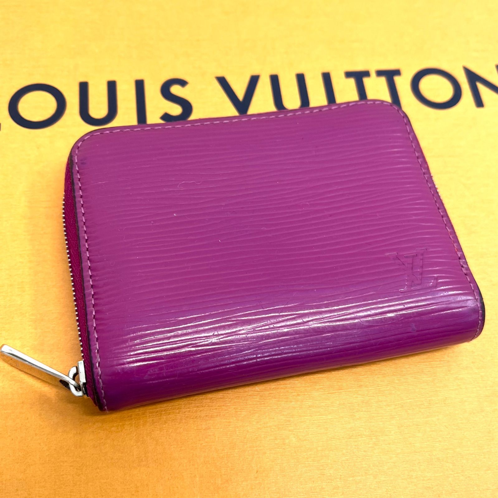 売り切り処分品】美品 LOUIS VUITTON ルイヴィトン エピ ジッピー ... エピ柄 ラウンドファスナー ミニ財布 コインケース ブラック
