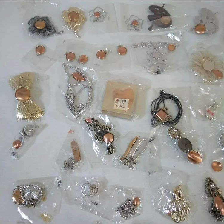 K040  七宝焼き アクセサリー 素材  大量まとめ売り K142 七宝焼きアクセサリーパーツ 素材 大量90点セット - メルカリ