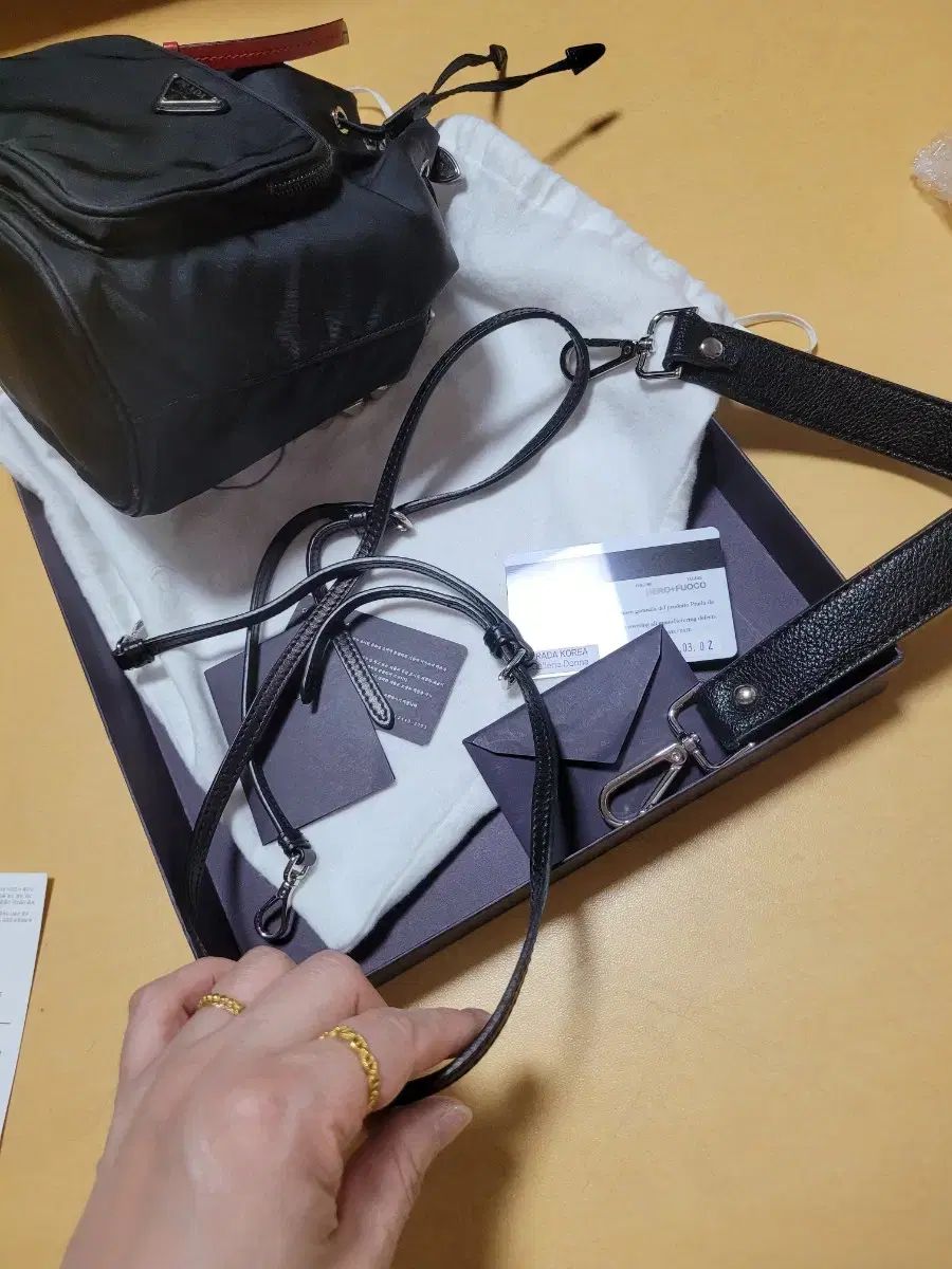 PRADA プラダ