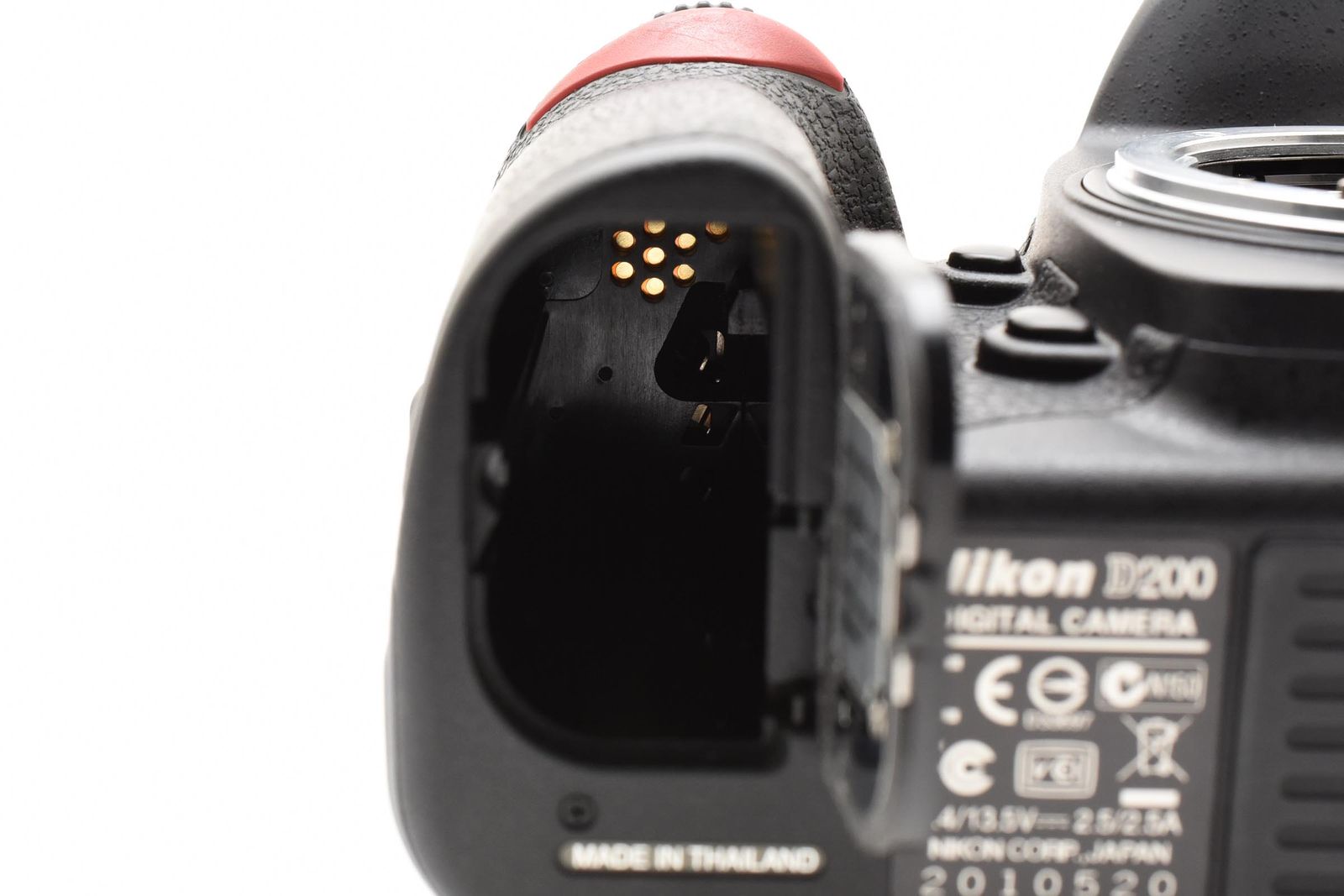 ほぼ新品 Nikon D200 ボディ CCDセンサー 搭載 ニコン 8607 ほぼ新品 Nikon D200 ボディ CCDセンサー 搭載 ニコン 8607