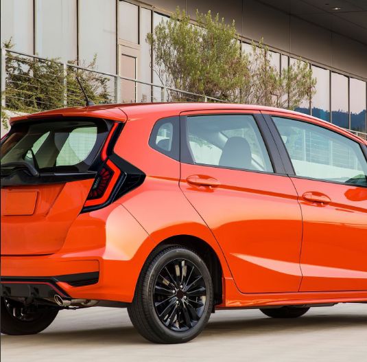 ホンダ フィット FIT JAZZ GK3～GK6 LEDテールランプ 2014-2018年式対応 カスタム 流れるウインカー 左右セット 改装パーツ