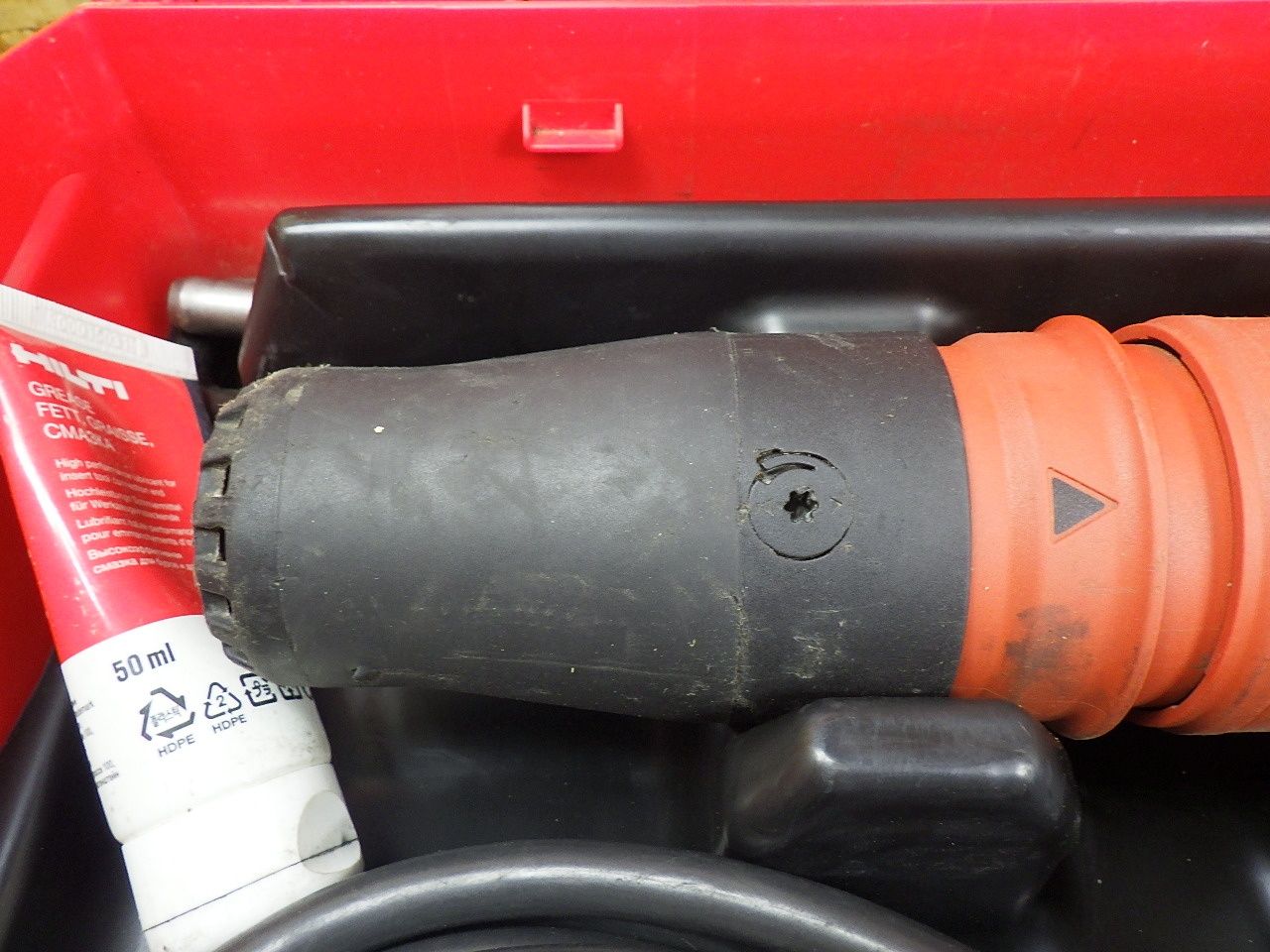 コンクリートの破砕に HILTI 電動ハンマ TE500-X コード式 ビット付き 品