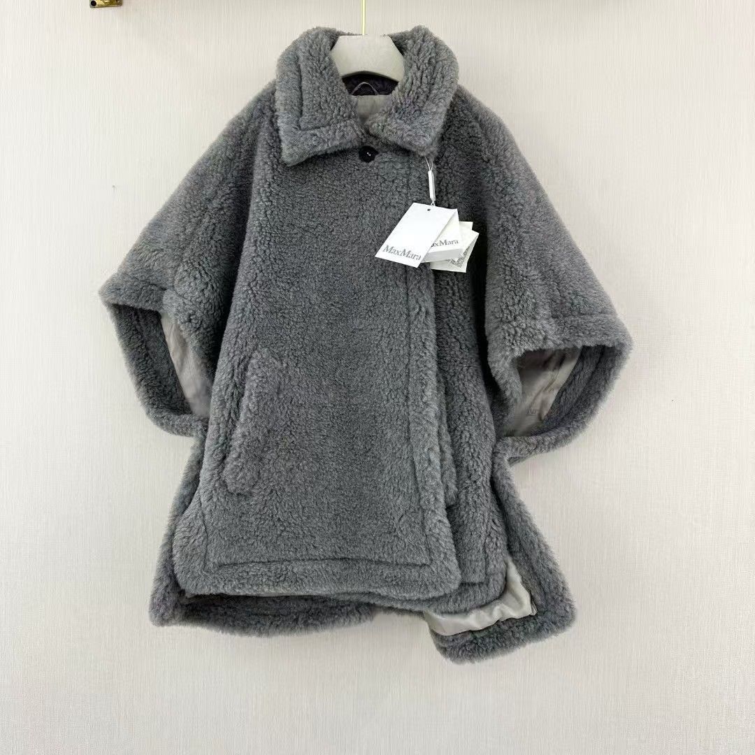 大人気 MaxMara/マックスマーラ TEBEテディベアケープ サンド - メルカリ