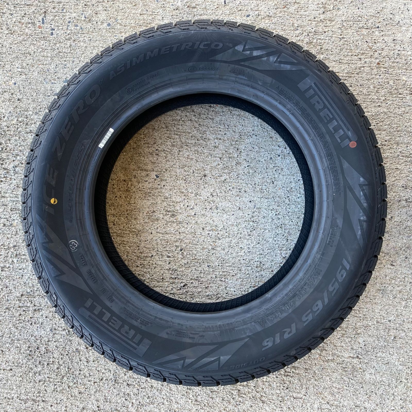 新品 スタッドレスタイヤ 4本セット 195/65R16 ピレリ アイスゼロ 
