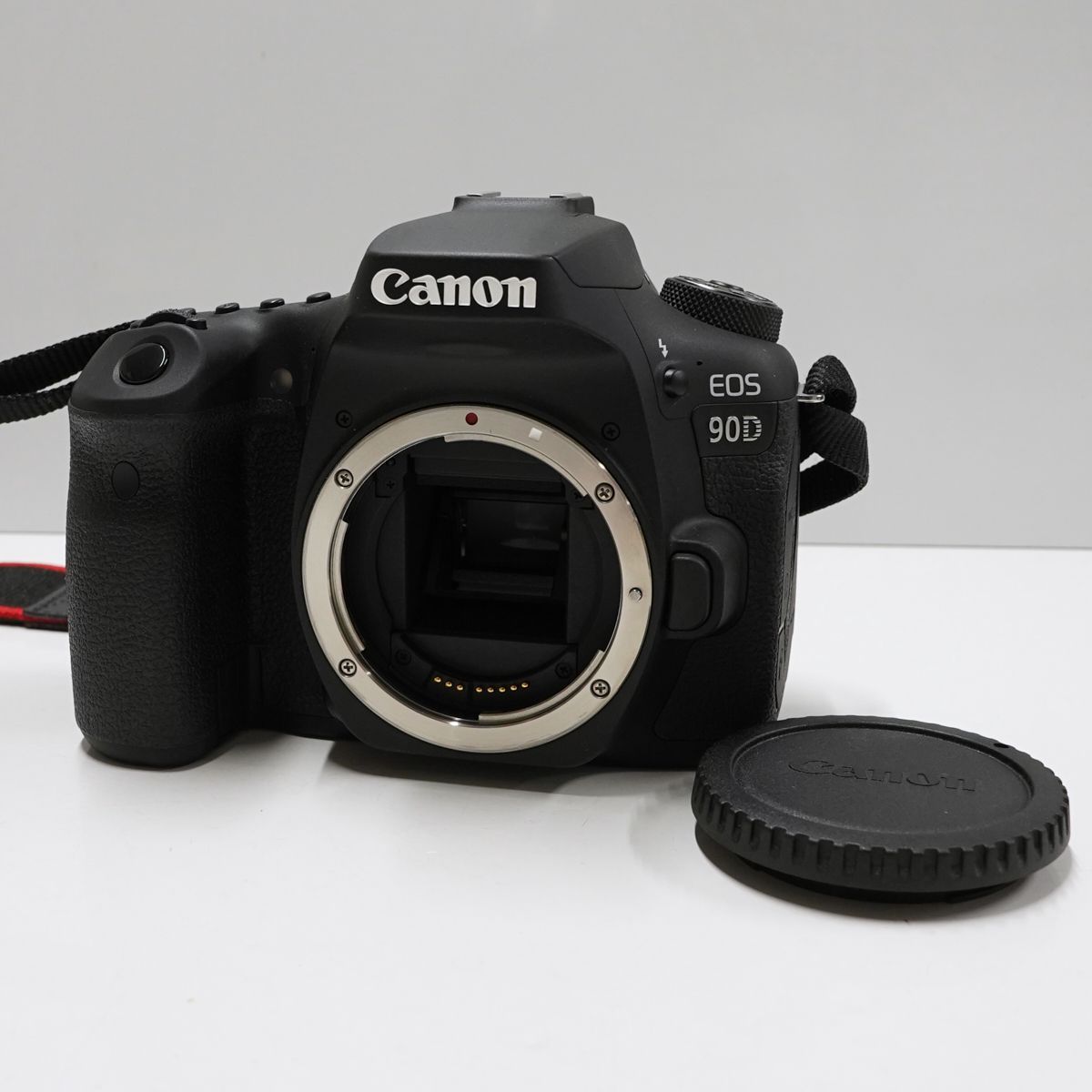 EOS 90D ボディ Canon USED超美品 デジタル一眼 本体+バッテリー APS-C