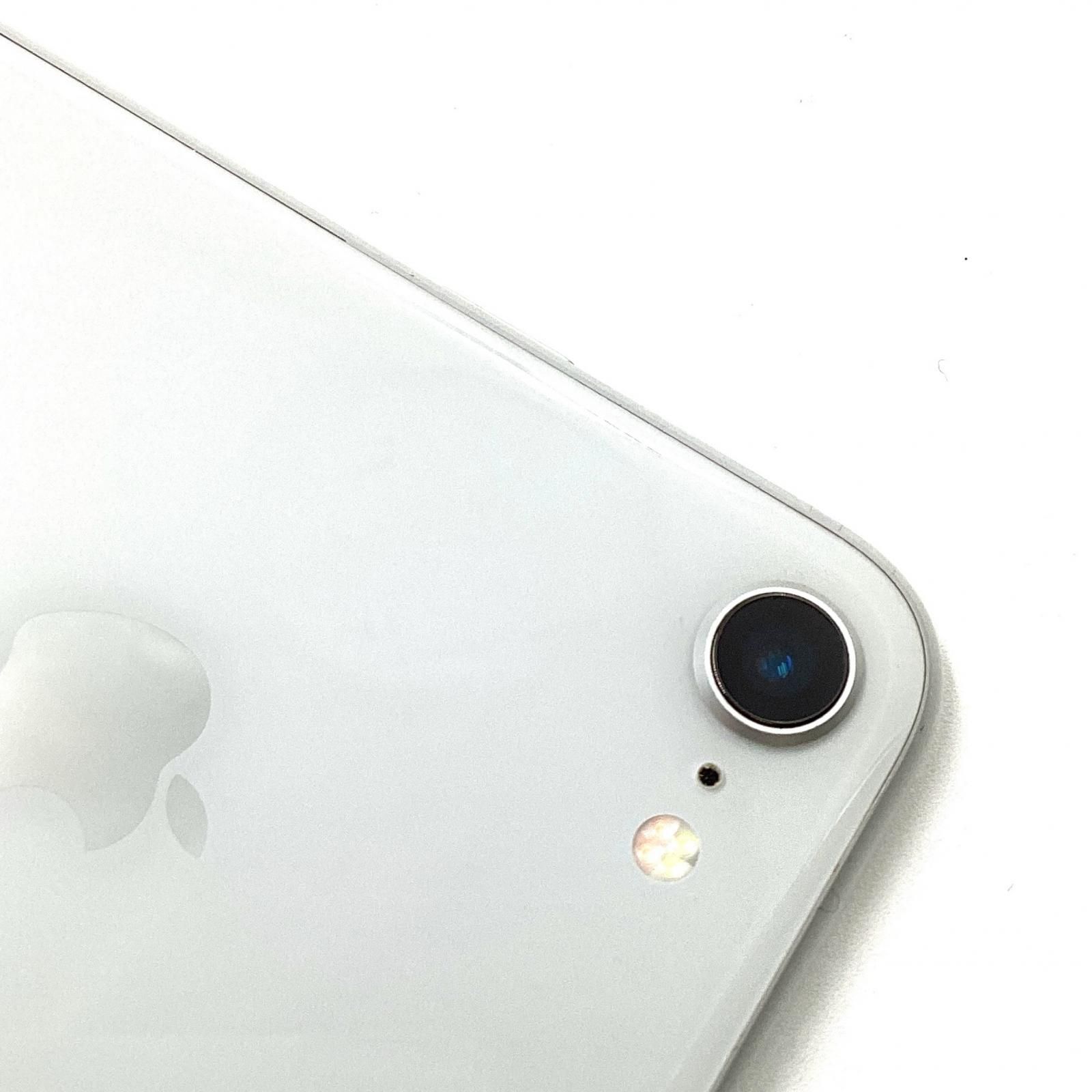 全額返金保証】【最速発送】Apple iPhone 8 64GB シルバー au 白ロム