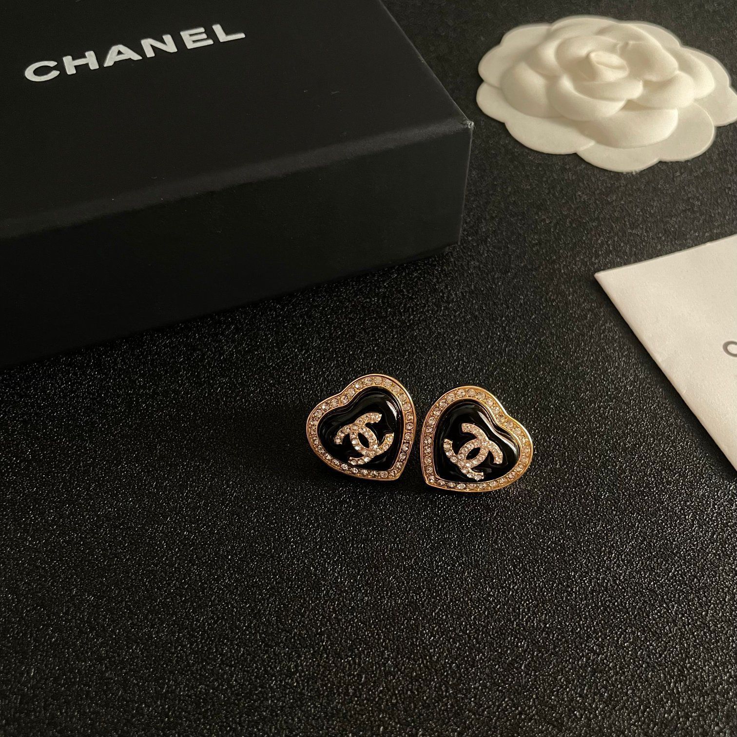 今日特価】Chanel ヴィンテージ アルファベットピアス 送料無料