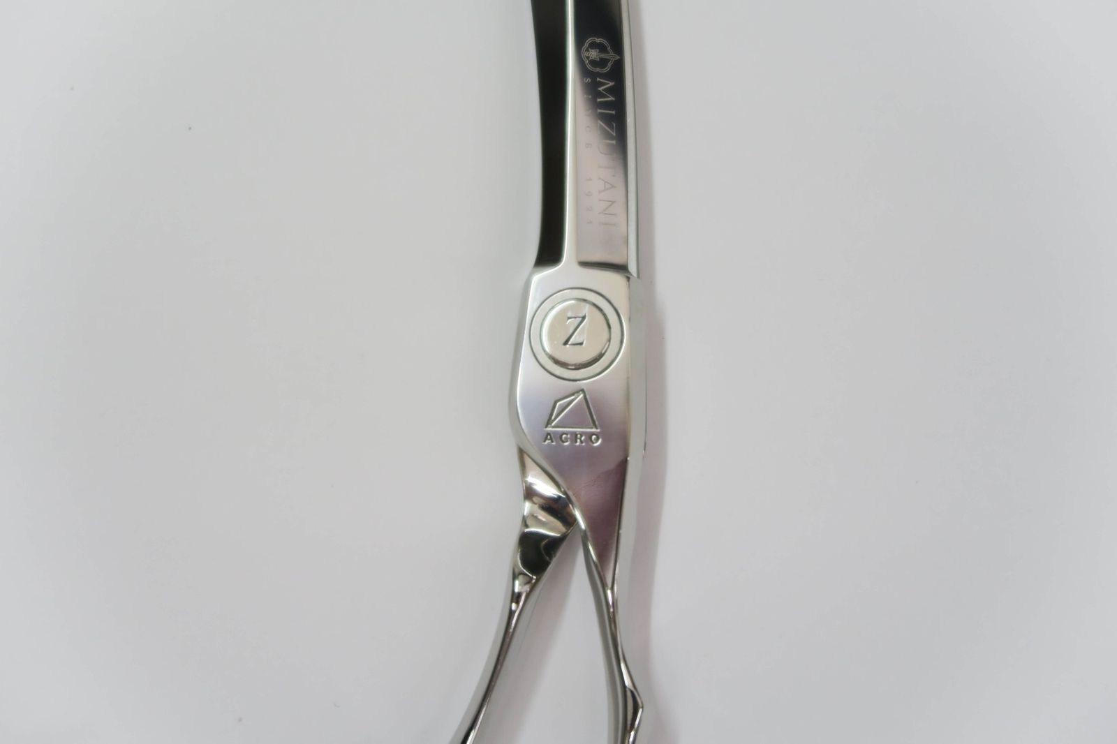 Bランク【MIZUTANI SCISSORS ミズタニシザーズ】 ACRO Z-2 シザー 美容師・理容師 5.9インチ 右利き  【中古】:H-8048 - メルカリ