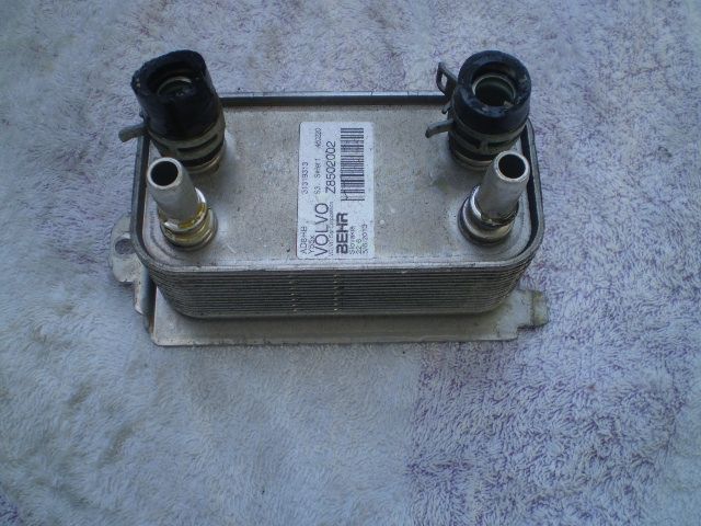 MB4164T ボルボV40 T4 純正 オイルクーラー本州