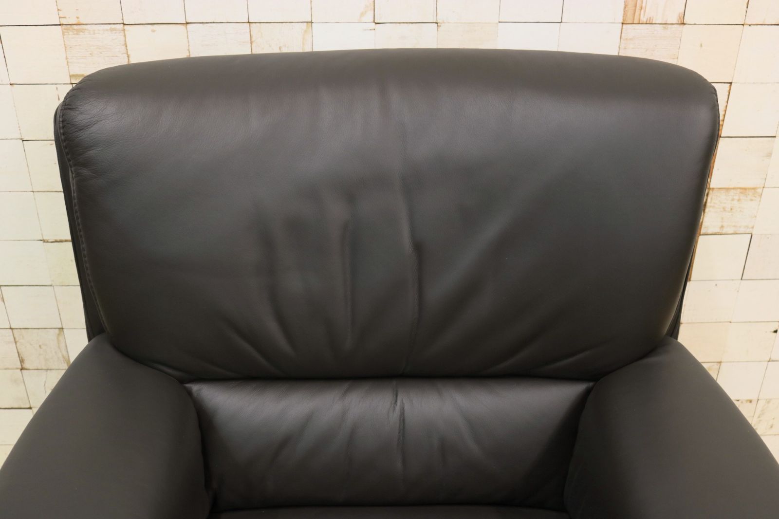 ダークブラウン