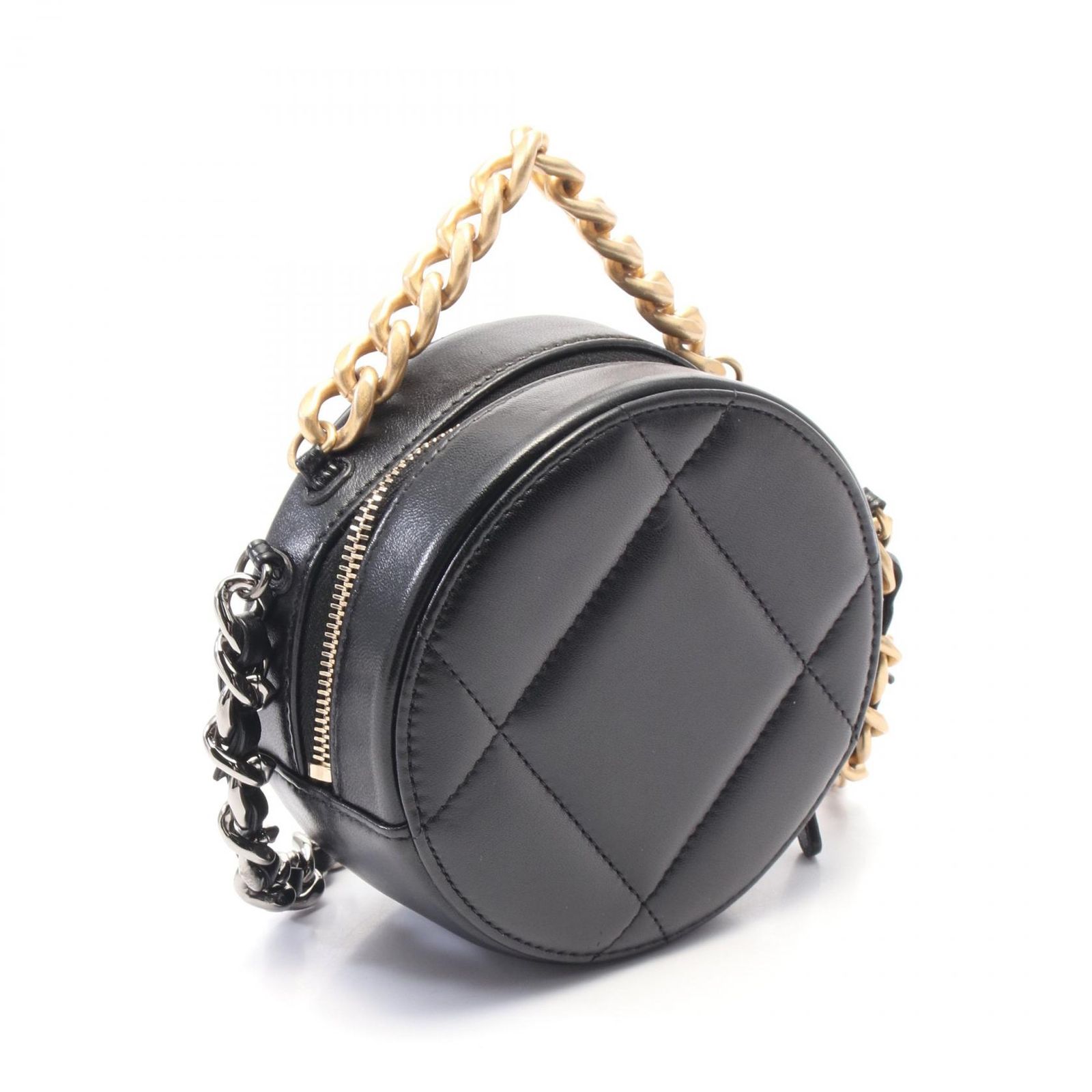 CHANEL マトラッセ ブラック レザー ショルダーバッグ CHANEL マトラッセブラックレザー ショルダーバッグ