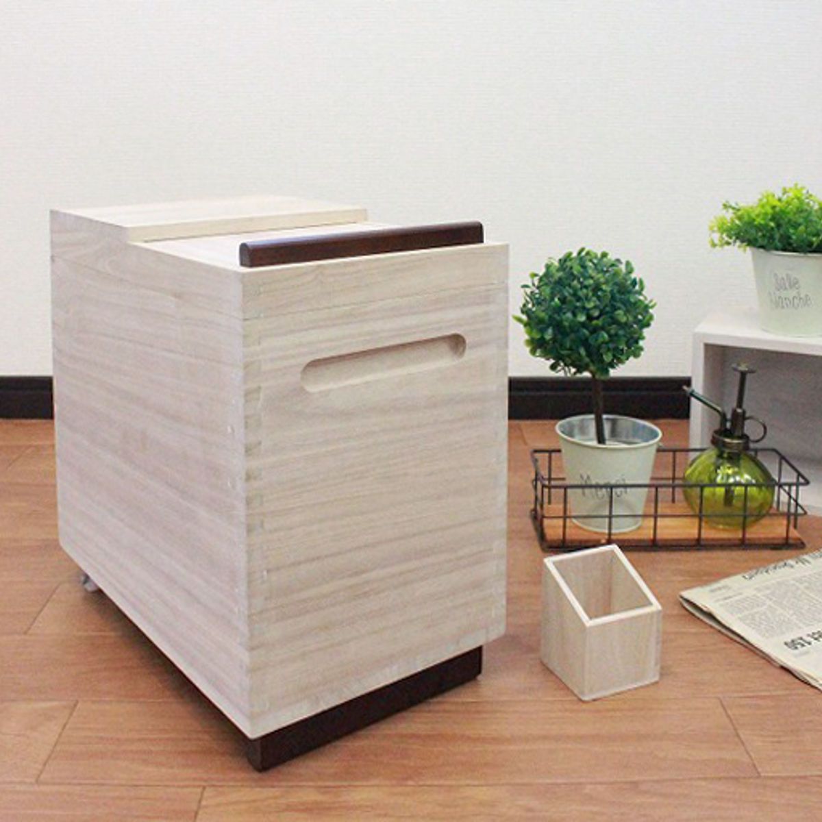 送料無料。 米びつ 桐製 Rice Box 20kg 計量マス付き キャスター付き 桐 米櫃 こめびつ スリム おしゃれ 調湿 防虫 和風 ライスストッカー ライスボックス おすすめ 1合 桐製米びつ お米 収納 保存 計量 ストッカー 木製 米 保管 大容量 【安心の公式サイト】