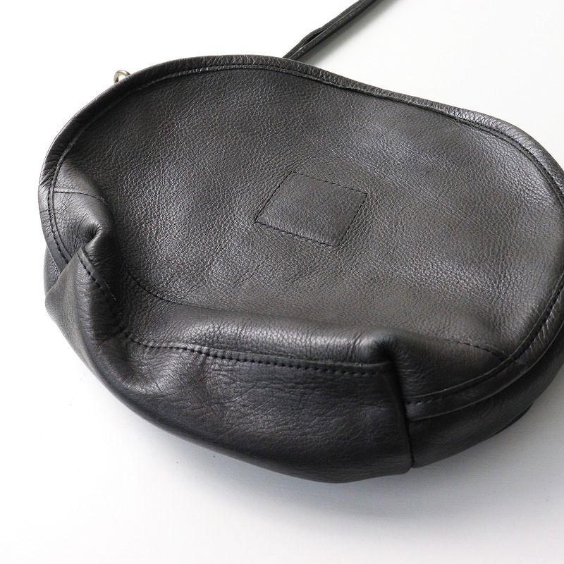 カンミ kanmi レザーショルダーバッグ/ブラック ポシェット ジップ