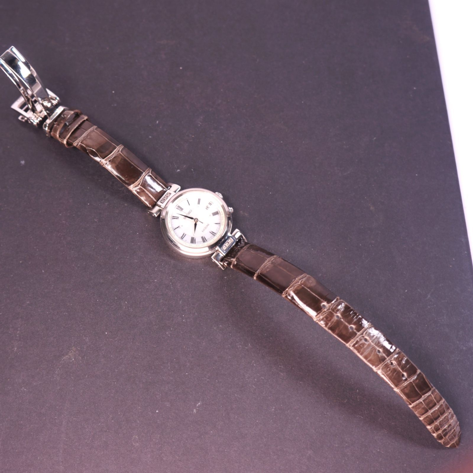 稼働品】SEIKOエクセリーヌ 電波ソーラー シェル文字盤 6Pダイヤ