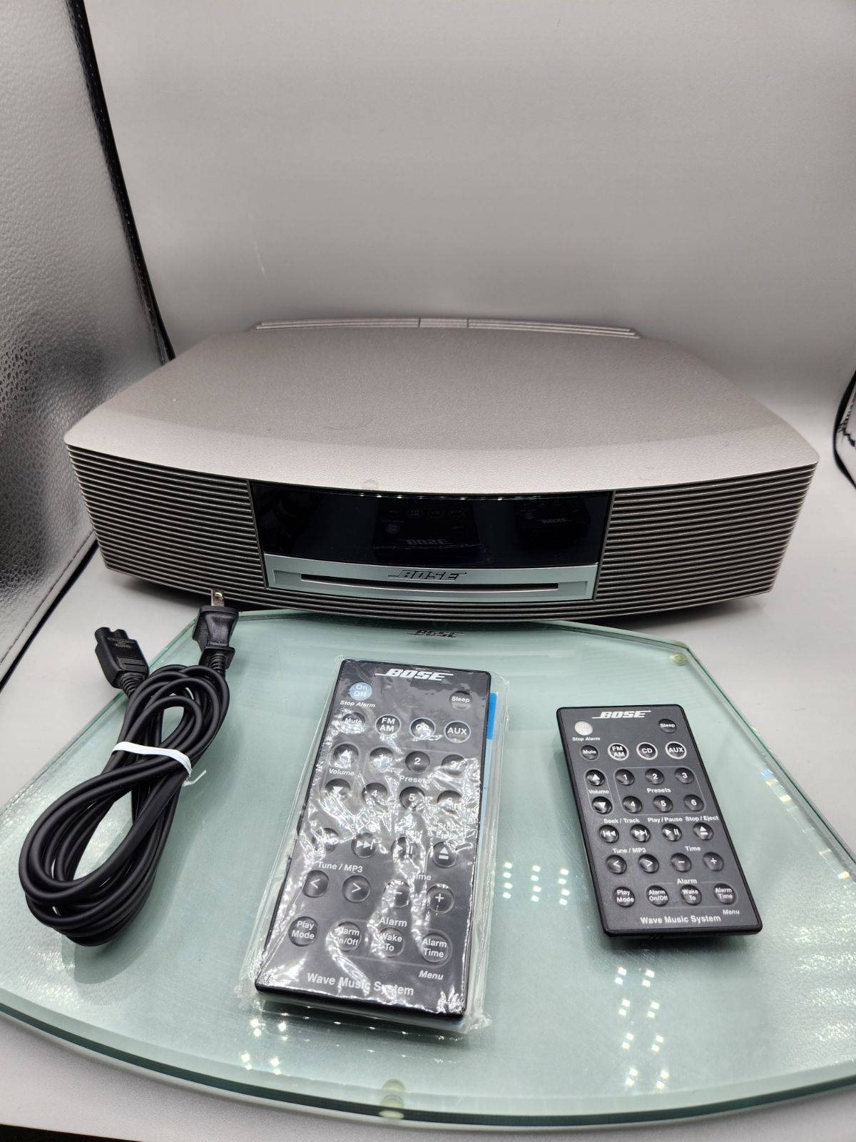 BOSE Wave music system CDラジオ リモコン付 動作品 BOSE Wave Music System CDラジオ シルバー リモコン2個付 動作確認