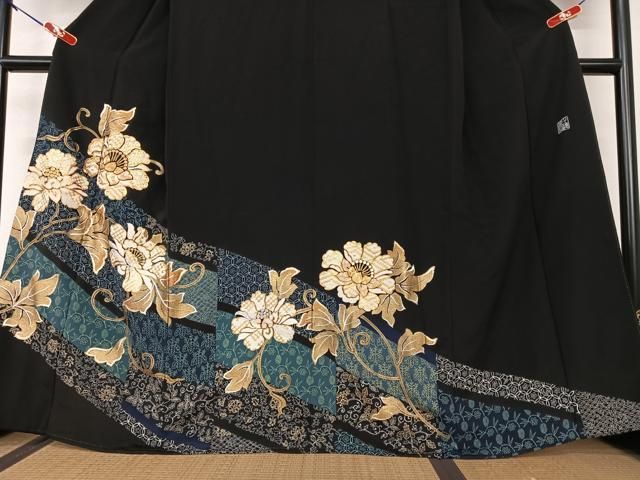 平和屋着物○創業460年・千總 黒留袖 駒刺繍 花唐草文 金彩