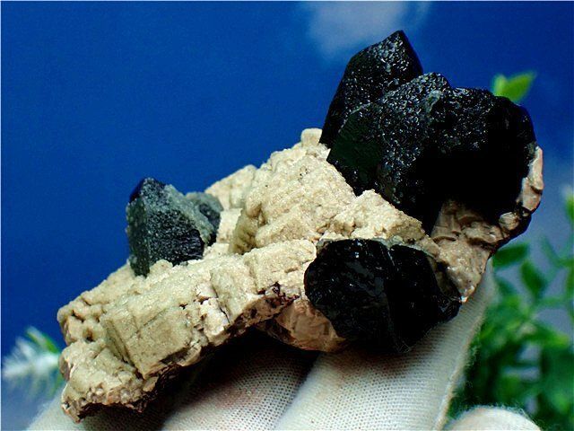 チベット産天然モリオン(黒水晶）原石B85C3/101C01A チベット産天然モリオン(黒水晶）原石B85C3/101C01A - メルカリ