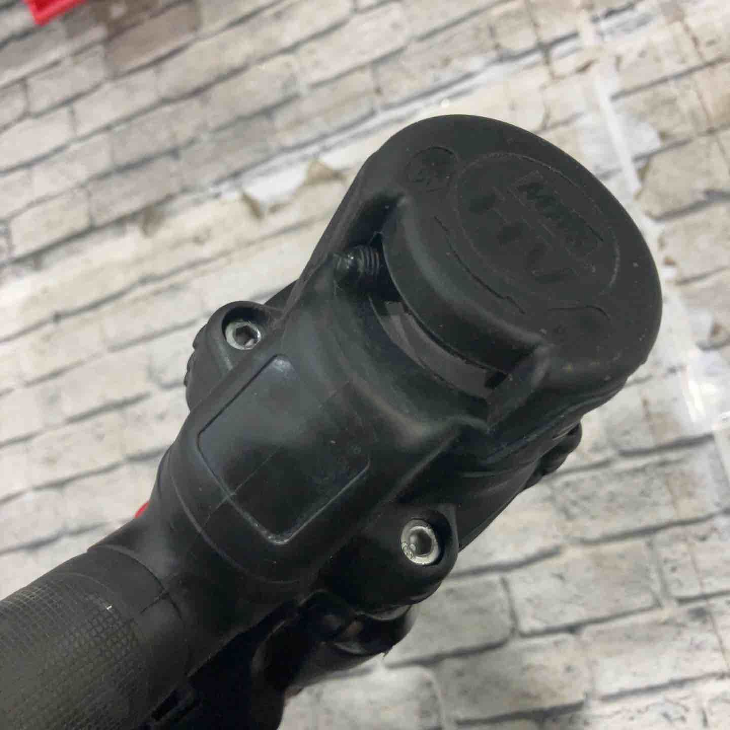 色