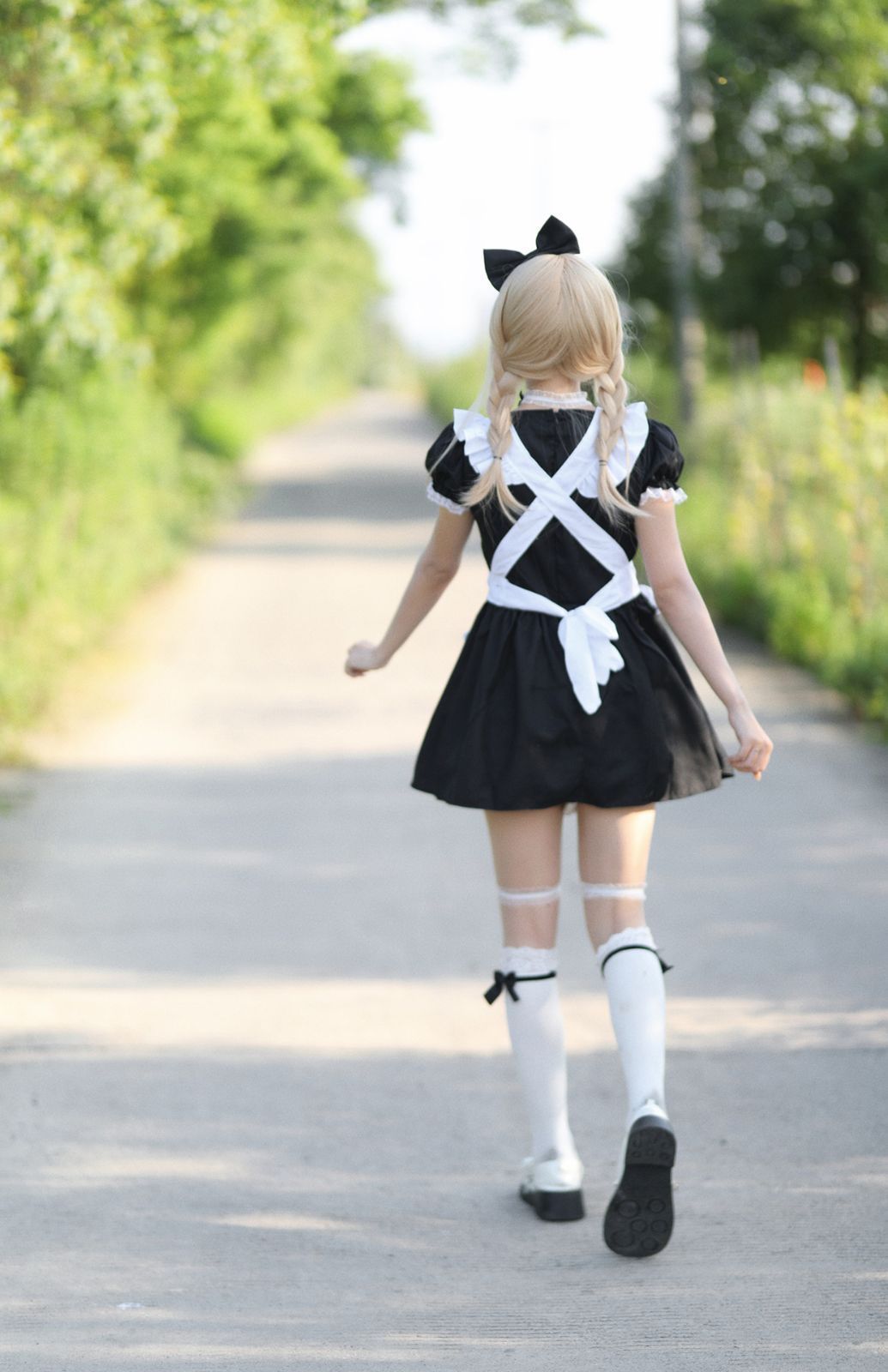 メイド風 フリルエプロン付き