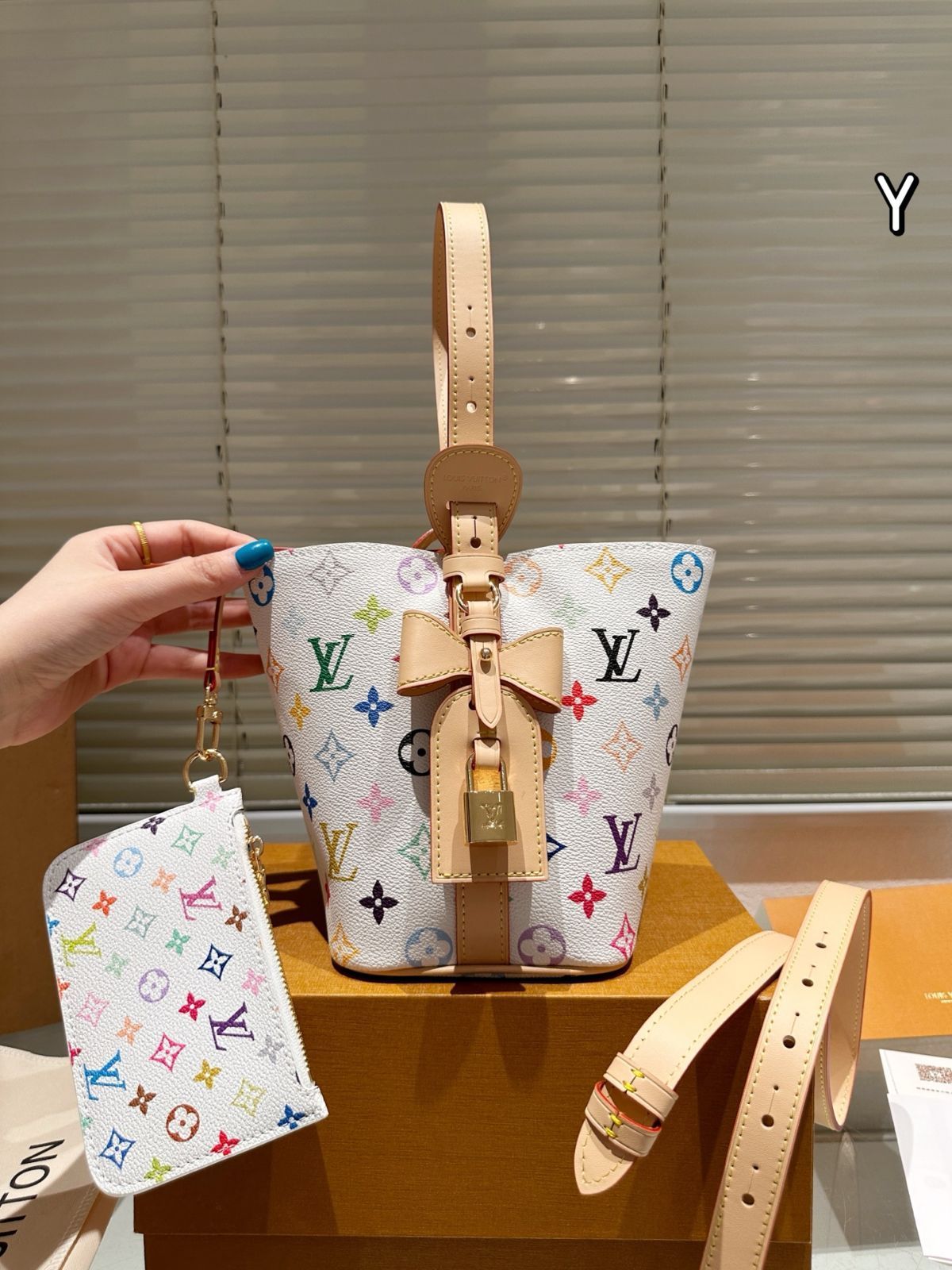 【Louis Vuitton】25SS キャリーオール BB モノグラムキャンバス キャリーオール BB モノグラム｜ルイ・ヴィトン 公式サイト - M13014