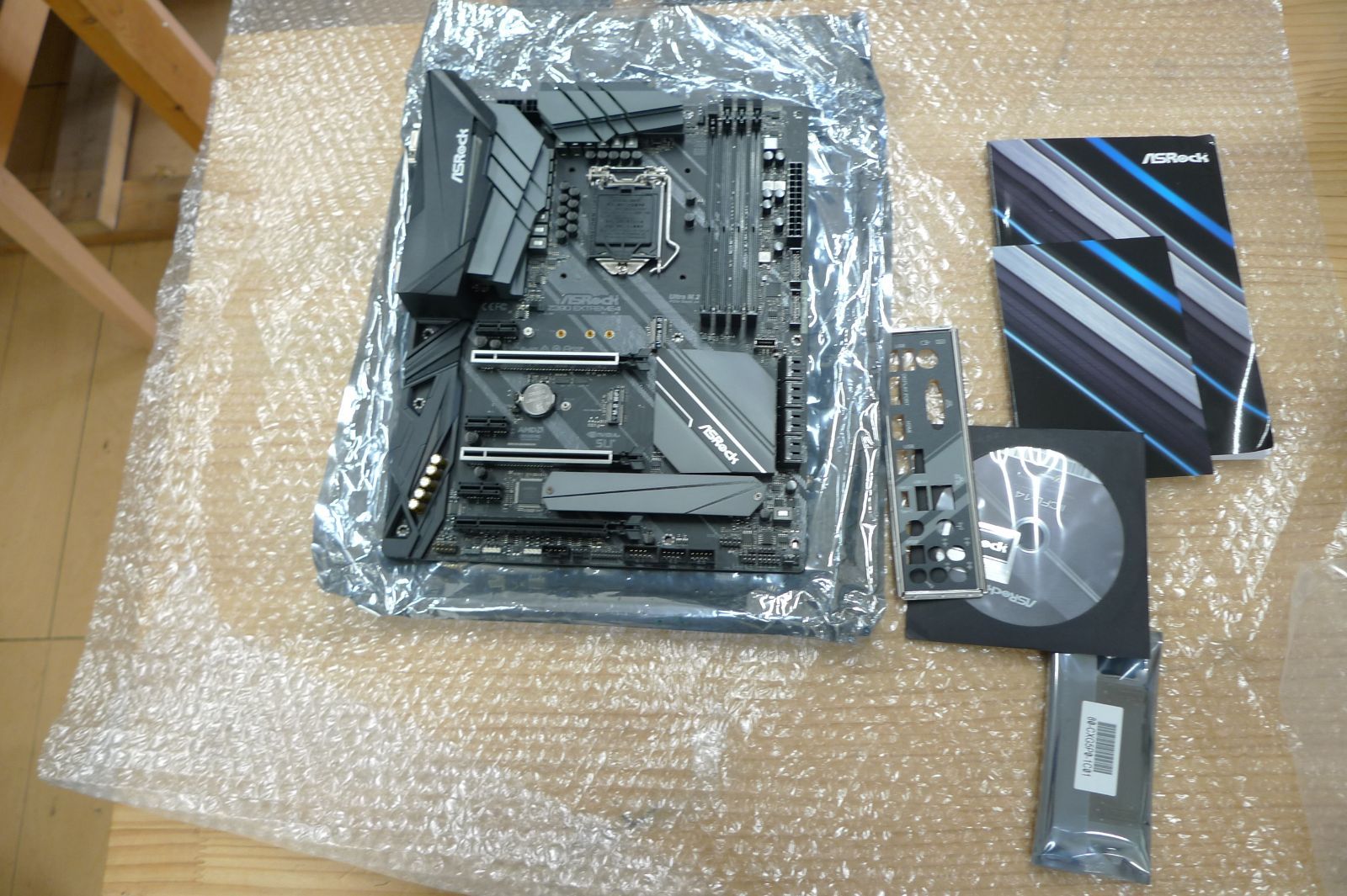 マザーボード　8枚 Amazon | NEC Mate マザーボード IS8XM LGA1150 DDR3 | NEC