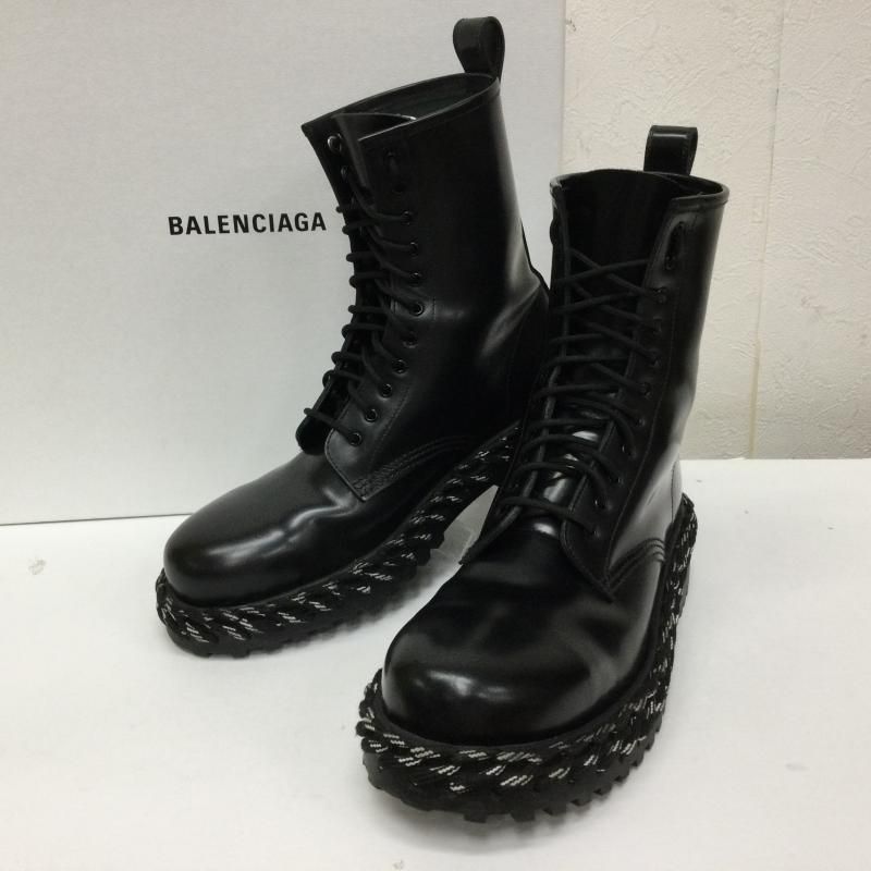 新しいブランド BALENCIAGA コンバット ブーツの値段と価格推移は