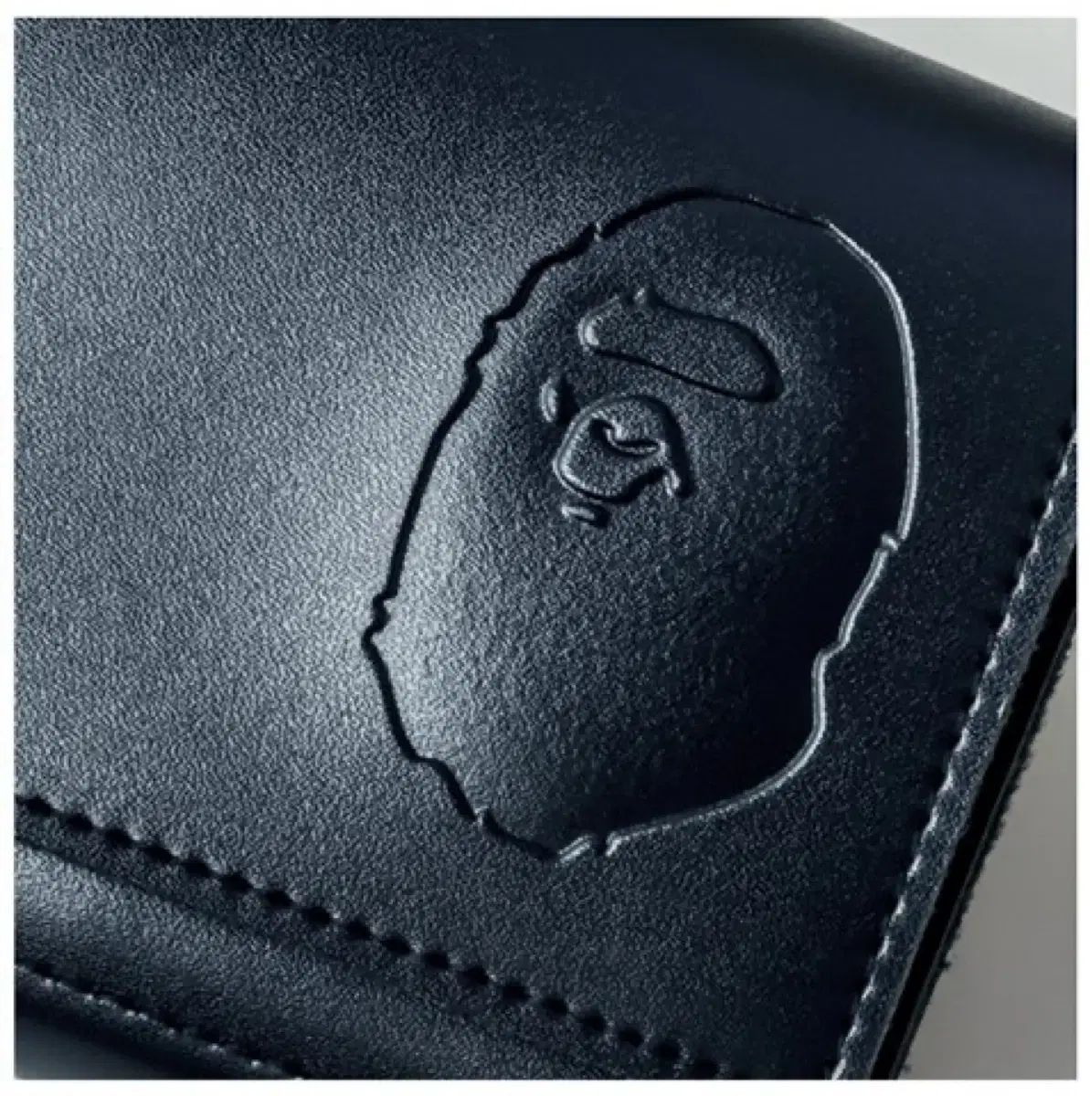 A BATHING APE(アベイシングエイプ) マルチケース - メルカリ