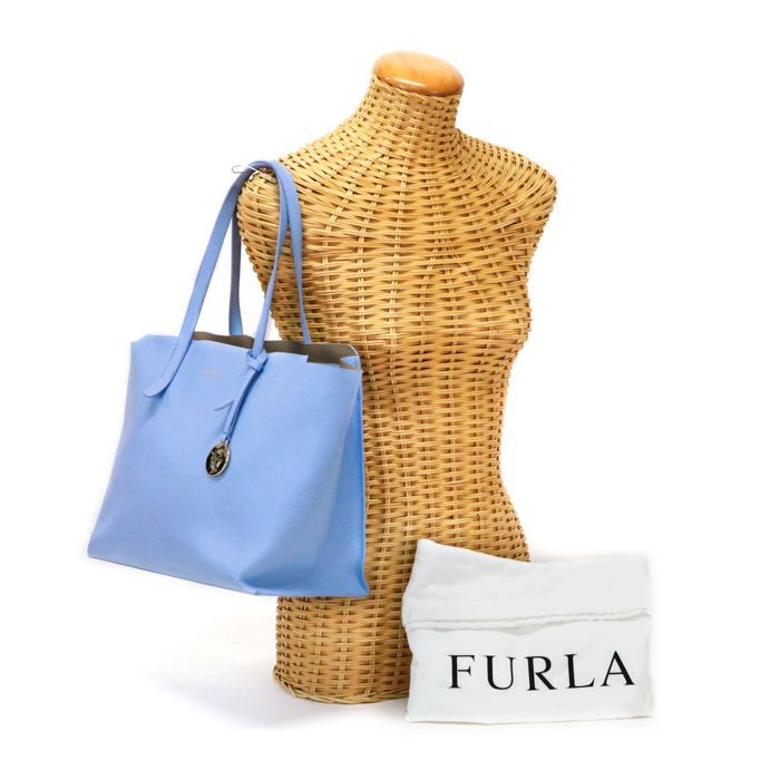 フルラ FURLA サリー スモール (SALLY S) トート レザー G7240 トートバッグ 肩掛け ハンドバッグ 手提げかばん レディース  ライトブルー 中古 mbb26019 - メルカリ