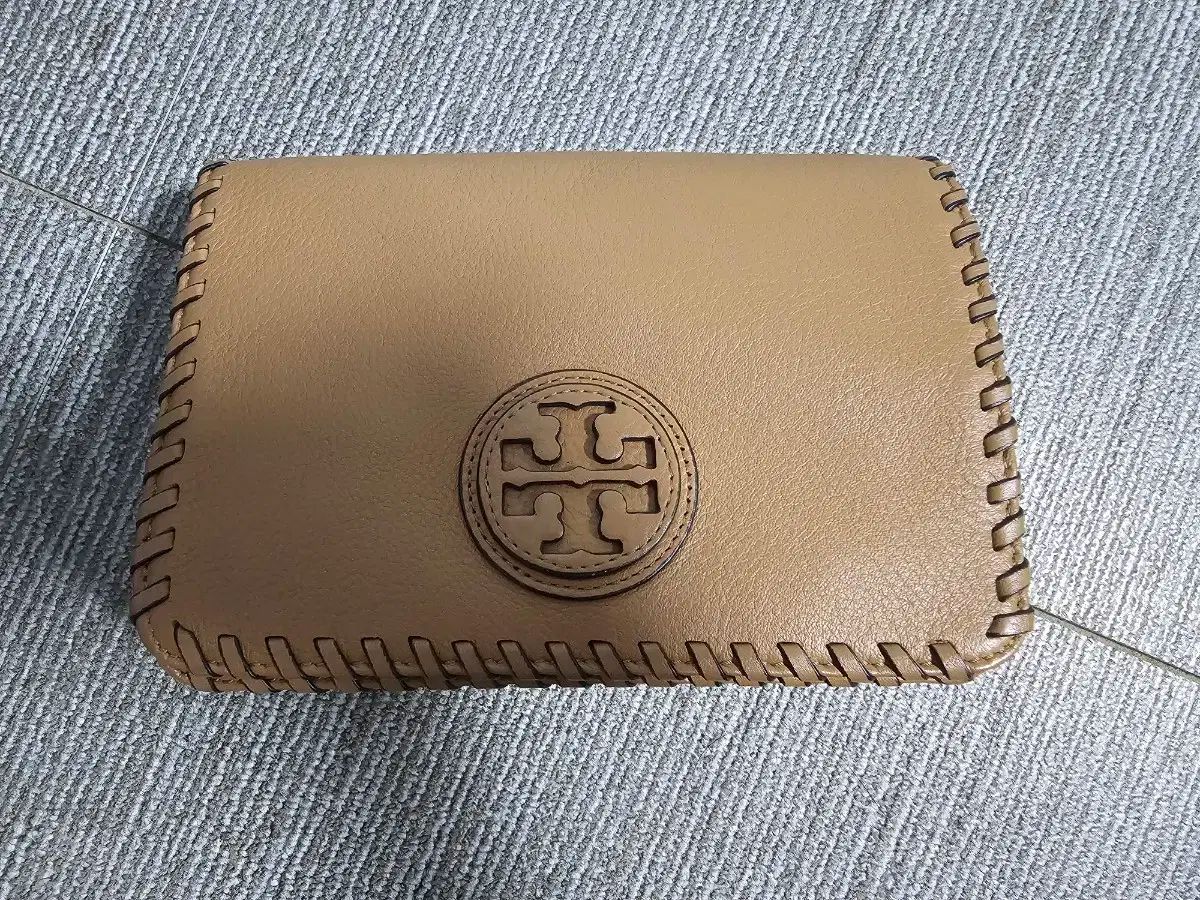 Tory Burch トリーバーチ クロスボディバッグ