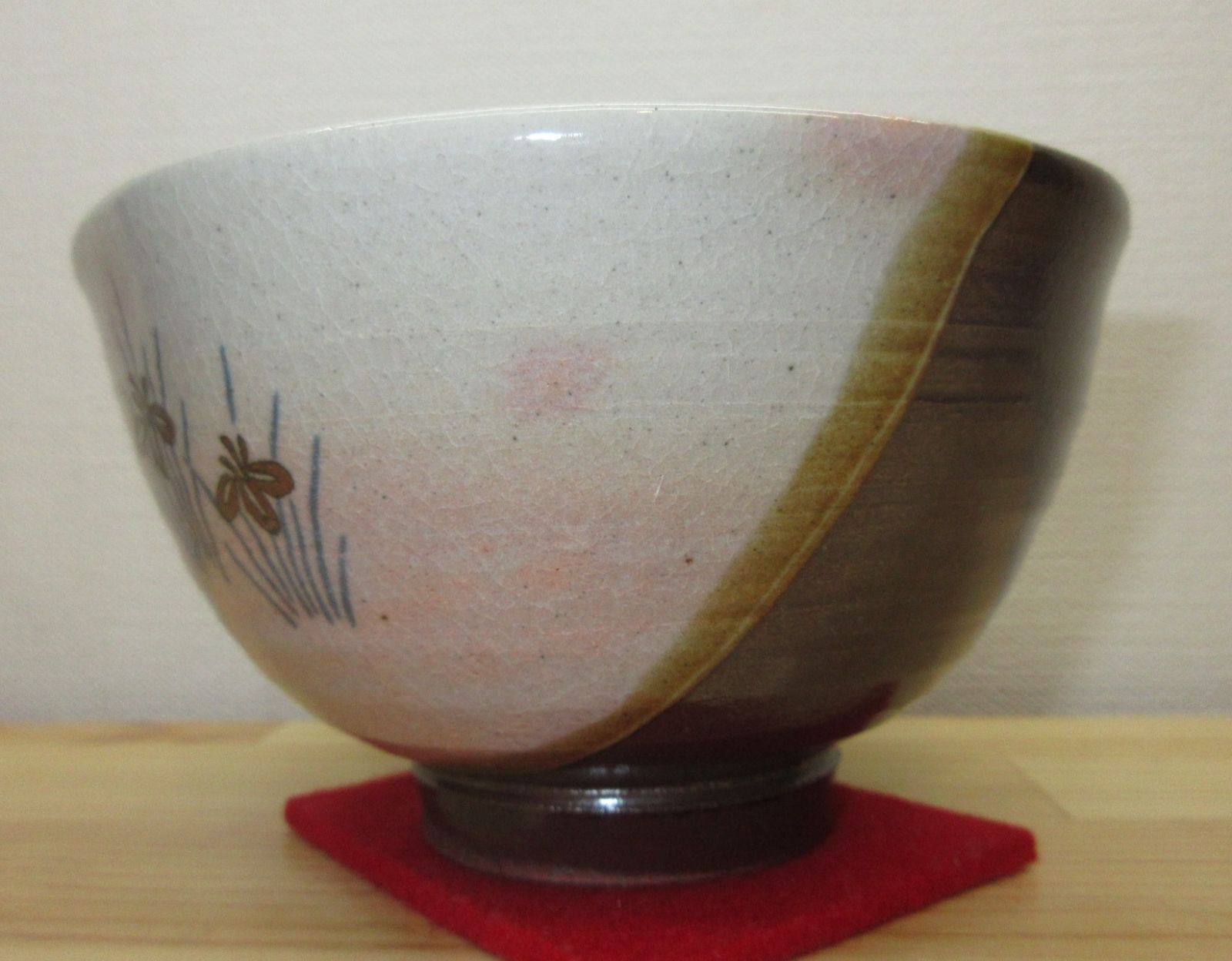 送料込【逢絢亭・新品】茶道具 数茶碗 信楽焼 掛分 菖蒲 ５客 西尾香舟 紙箱 逢絢亭・新品】茶道具 数茶碗 信楽焼 掛分 菖蒲の図 5客セット