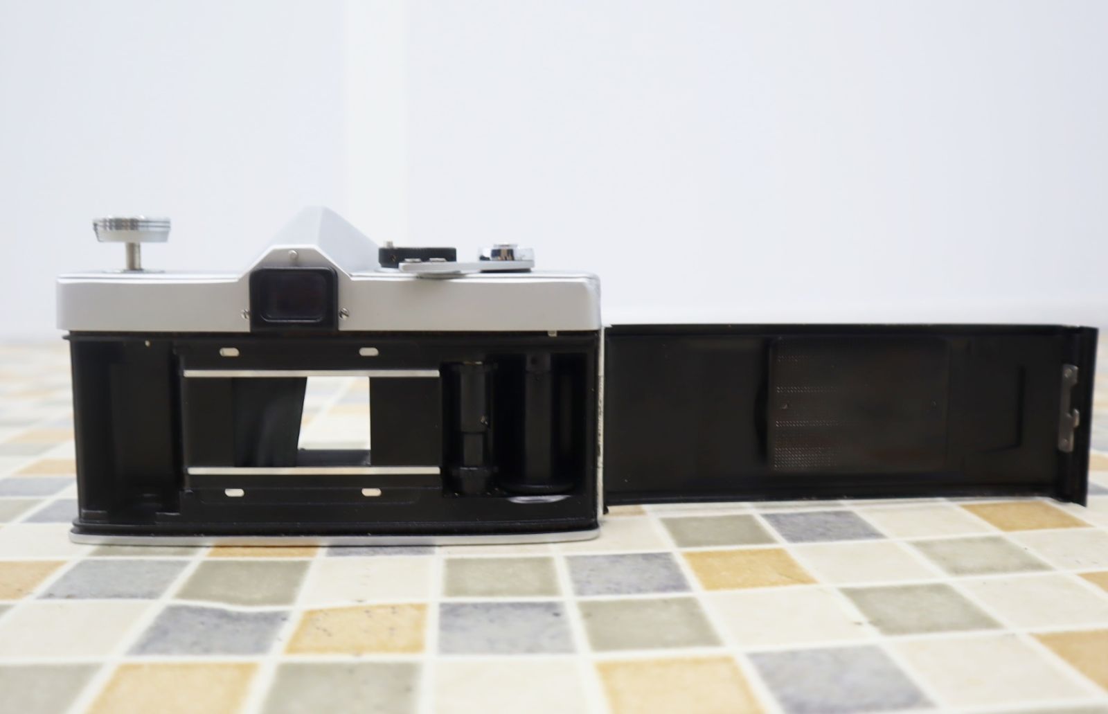 [美品] 完動品◎ミノルタ SR-1 ボディ フィルムカメラ #75 ∨オールド ｜フィルムカメラ ボディのみ｜MINOLTA ミノルタ SR