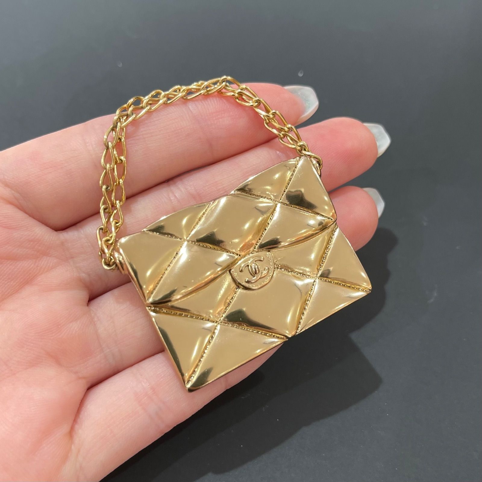 CHANEL ヴィンテージブローチ マトラッセ型