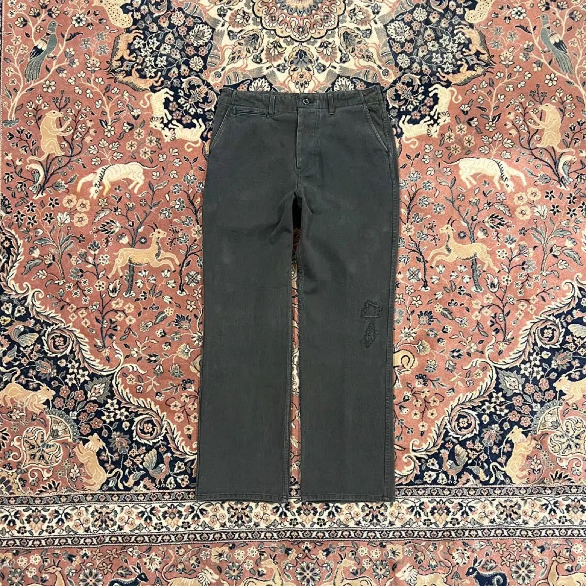 ピアス ミリタリー チノパンツ ブラック mサイズ ほぼ