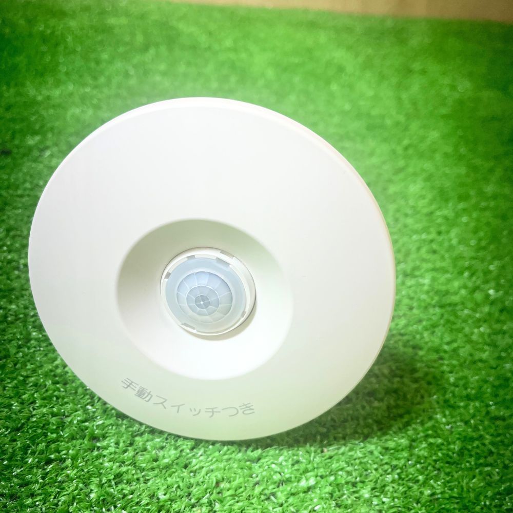 Panasonic WTK2604 2個セット トイレ天井取付 熱線センサ付自動スイッチ 換気扇連動 明るさセンサ 検知後10秒〜30分 可変 換気扇遅れOFF AC100V 人感センサー アウトレット