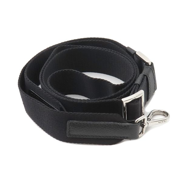 プラダ PRADA 携帯 スマホ サフィアーノ トライアングル iPhoneカバー サフィアーノレザー ポリアミド ブラック シルバー金具 黒 三角ロゴ iPhone14 pro CHRISTIANNAURATH_COM_BR