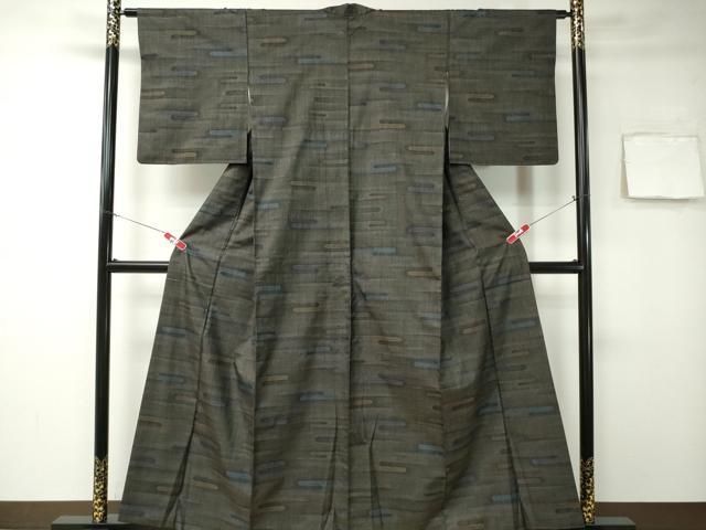 平和屋着物○本場大島紬 泥染め 9マルキ エ霞文 正絹 逸品 CAAR8049vf