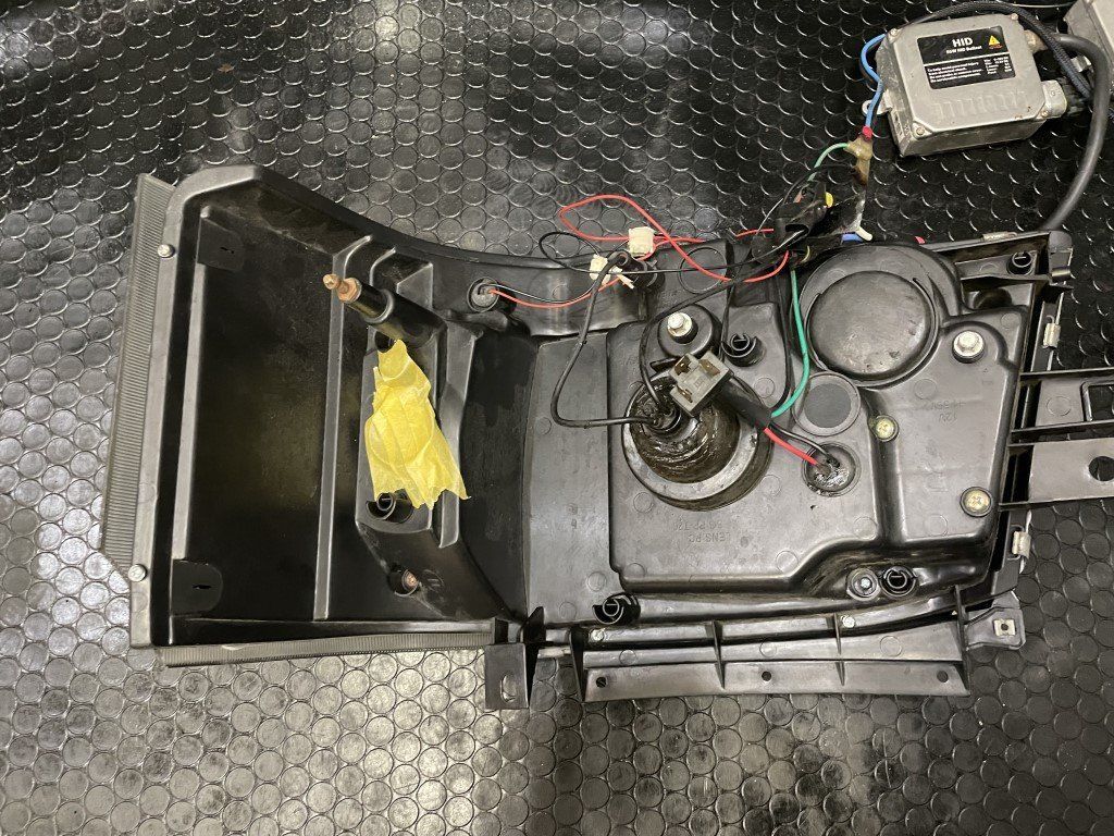 トヨタ 200系ハイエース用 ヘッドライト ヘッドランプ メーカー不明  