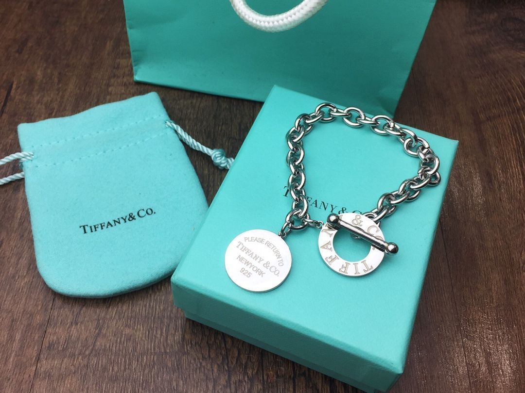 Tiffany & Co. スターリングシルバートグルブレスレット