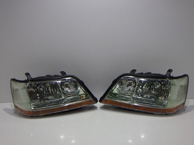 17マジェスタ ヘッドライト左右 HID UZS 171 175 後期 30-285 コーティング 比較的 251004083