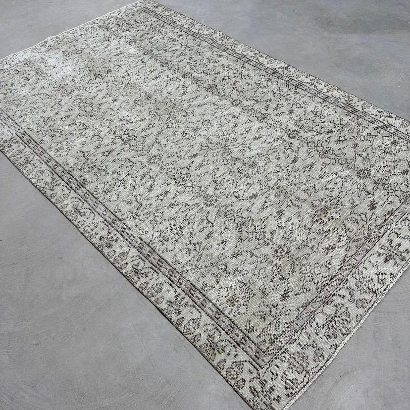 66×75 くすみアースカラー×ネイビー 正方形に近い形 トルコ