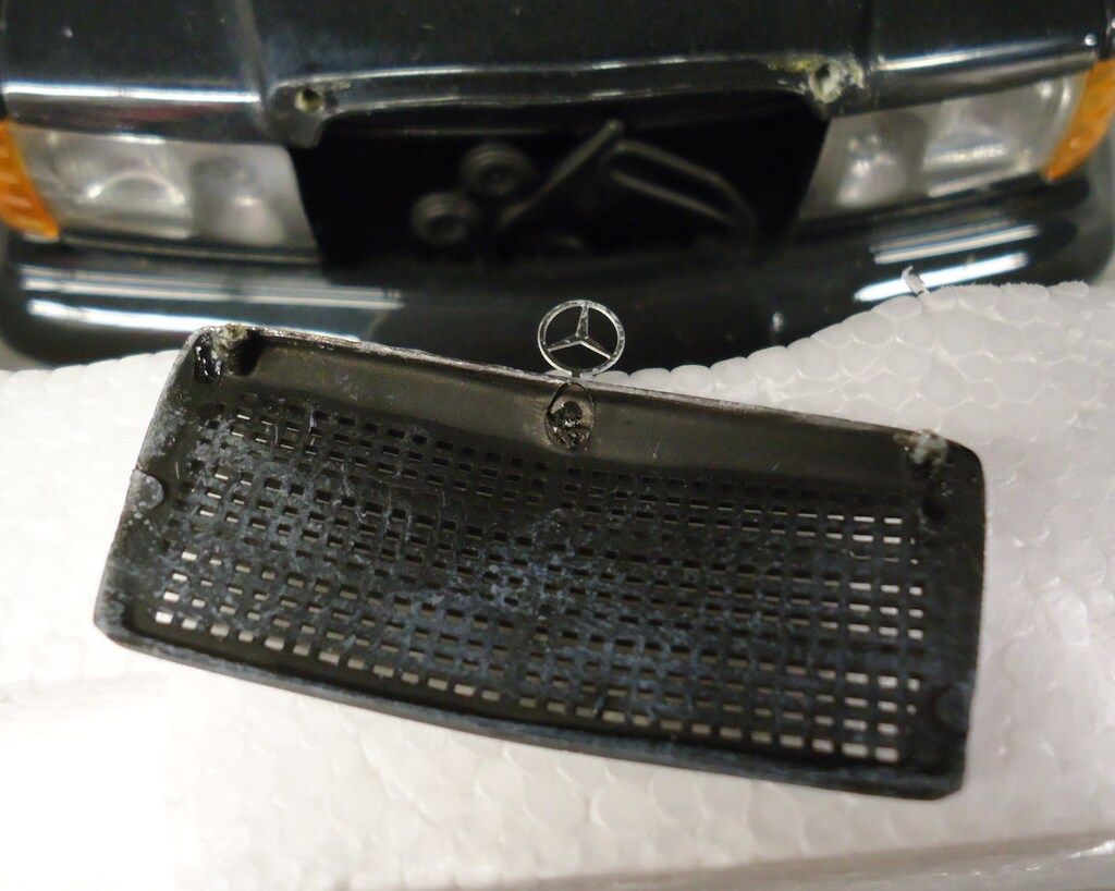  AUTOart 1 18 BENZ 190 E 2 5 16 EVOII メタリックブラック 76131 自動車 模型 プラモデル