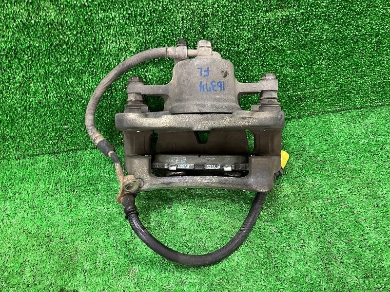 アクア DAA-NHP10 左Fキャリパー     47750-52280  9151