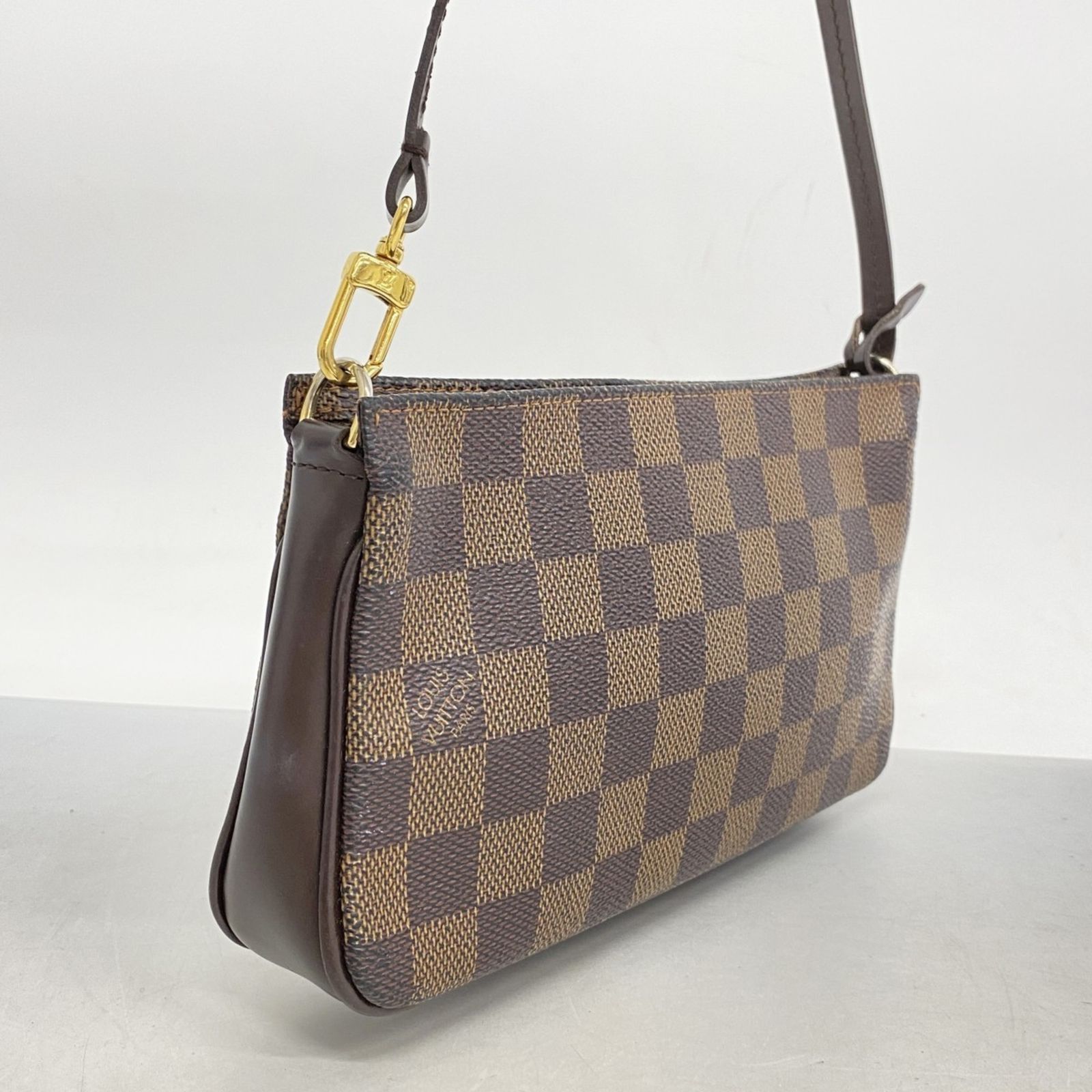 Vuitton ルイ