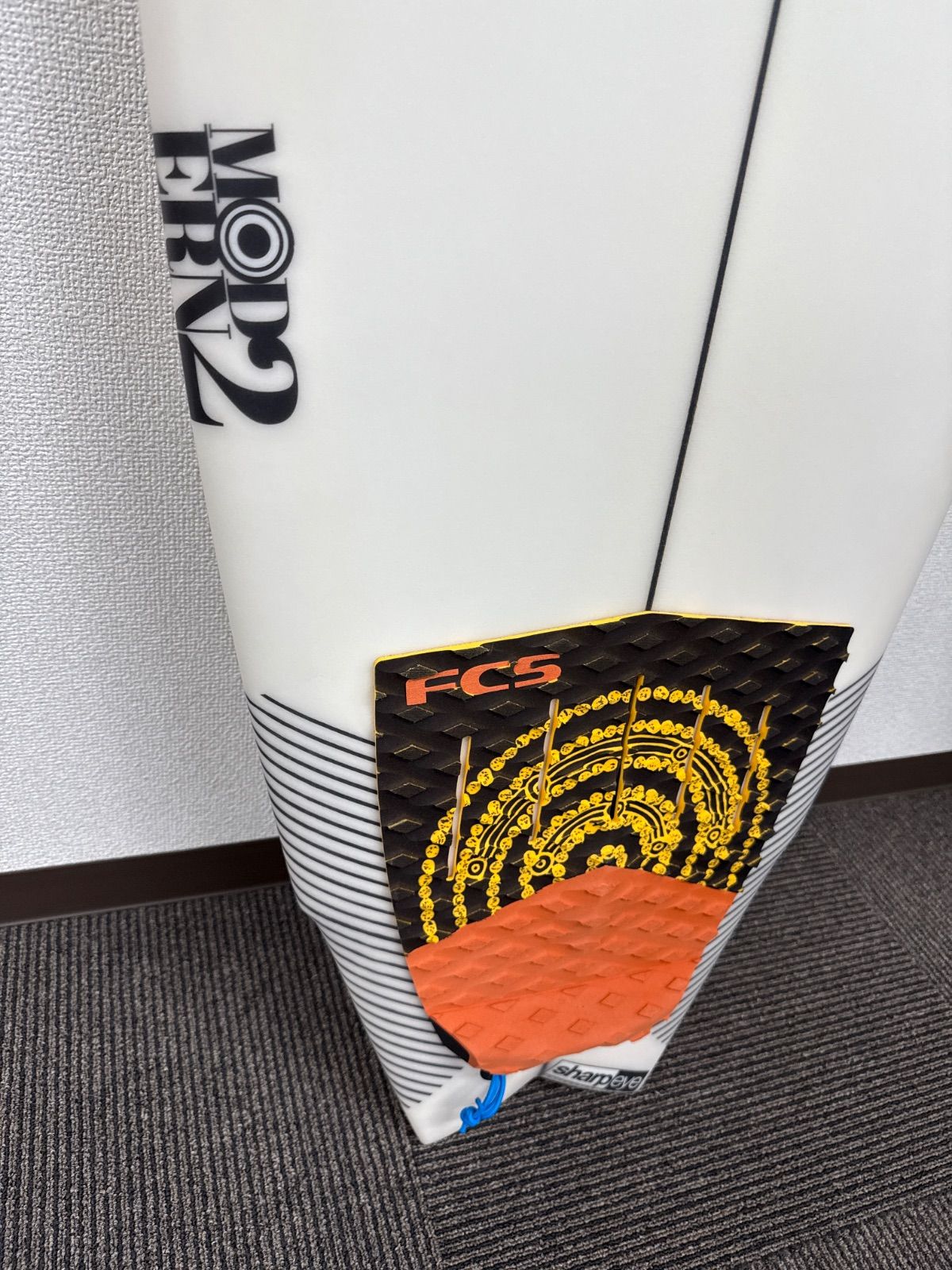 超美品】SHARP EYE SURFBOARDS MODERN 2 FCS2 5`9×19 1/2×2 7/16 27.8L