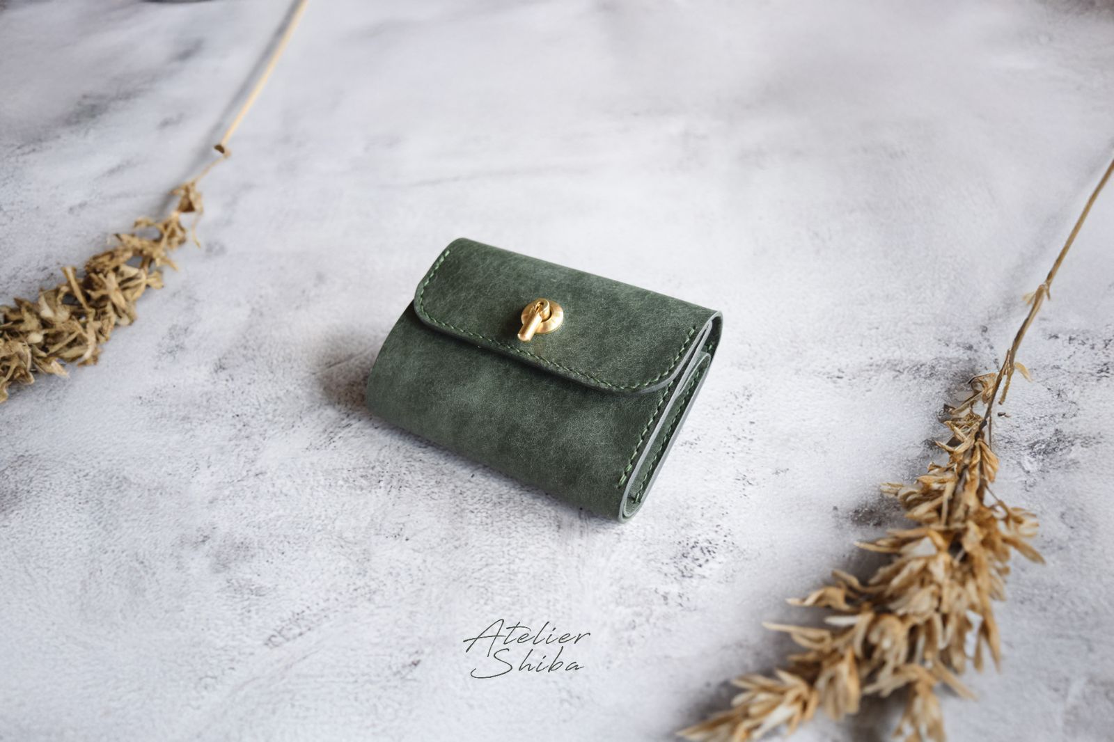 三つ折り財布 本革 ｲﾀﾘｱﾝﾚｻﾞｰ 【オコシ金具】 MossGreen モスグリーン 