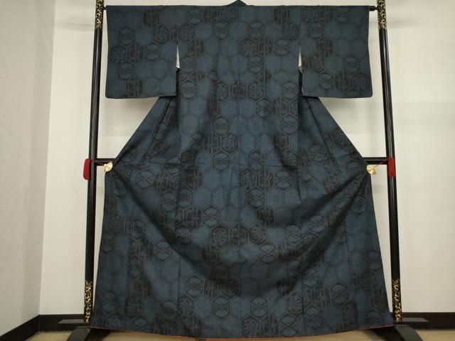 平和屋着物○本場結城紬 重要無形文化財 100亀甲 有栖川文様
