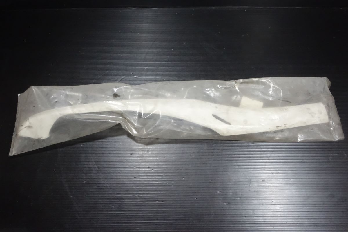 アンダー カウル モール スカート サイド カバー 右 64331-KVZ-630ZA ホンダ 純正 フォルツァ MF10 R20251006