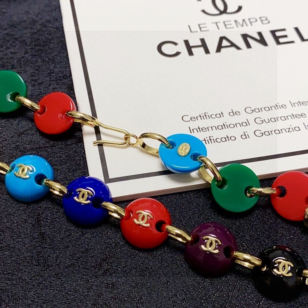 【透き通るような青の魔法】CHANEL ネックレス ブルービーズ 今日特価】Chanel 最新モデル ダブル C カラフルビーズ ピーポー