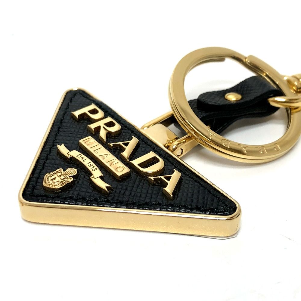 PRADA プラダ キーリング 三角ロゴ プレート GP - メルカリ