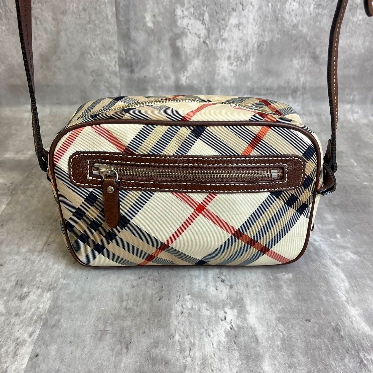 BURBERRY バーバリー カメラバッグ ノバチェック バックル 斜めがけ  